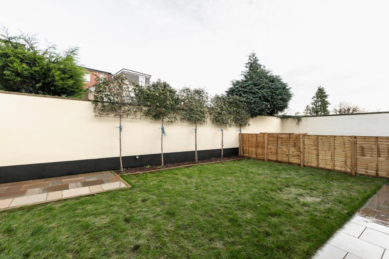 Skyvillion - London Enfield Chase Apartments With Parking & Wifi 외부 사진