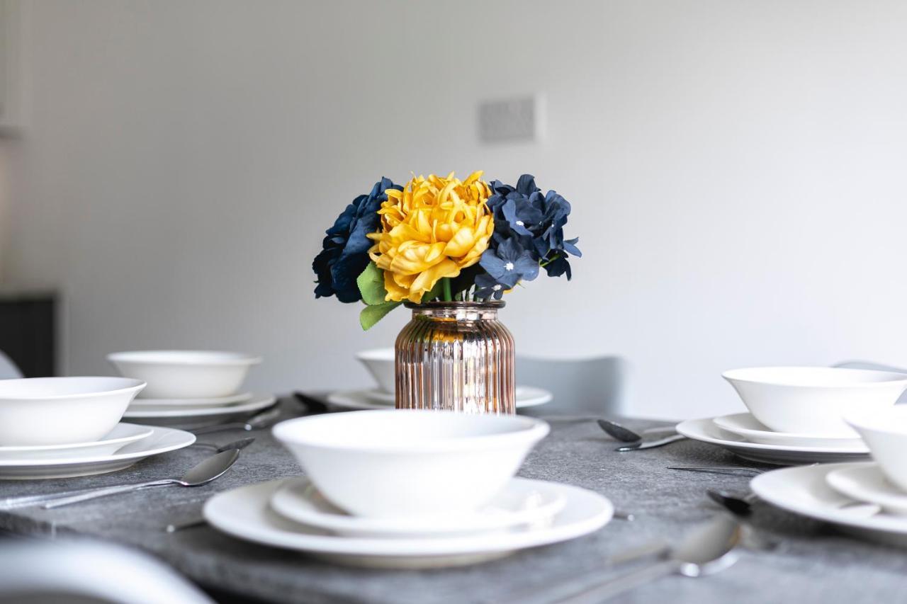 Skyvillion - London Enfield Chase Apartments With Parking & Wifi 외부 사진