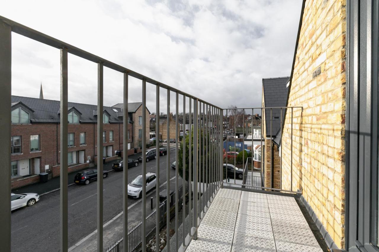 Skyvillion - London Enfield Chase Apartments With Parking & Wifi 외부 사진