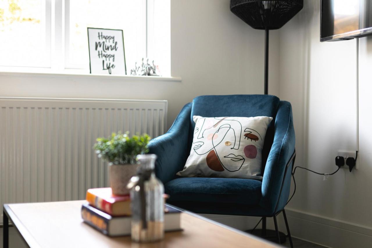 Skyvillion - London Enfield Chase Apartments With Parking & Wifi 외부 사진