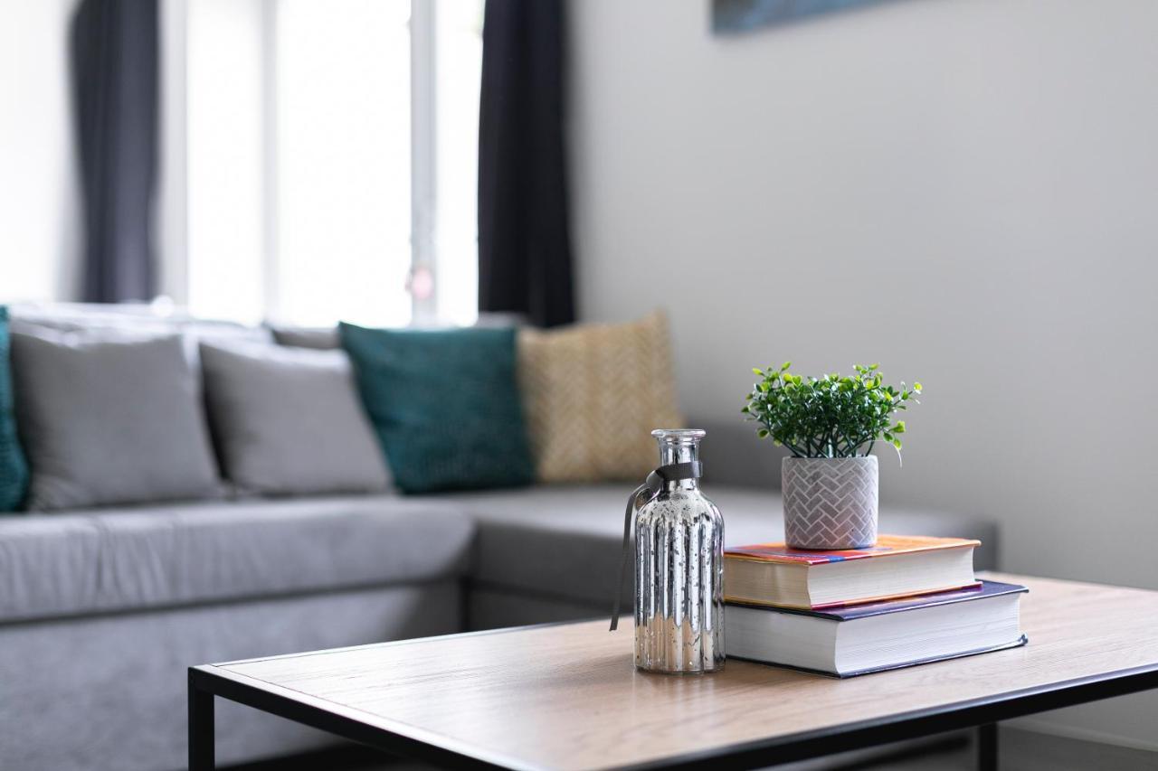 Skyvillion - London Enfield Chase Apartments With Parking & Wifi 외부 사진
