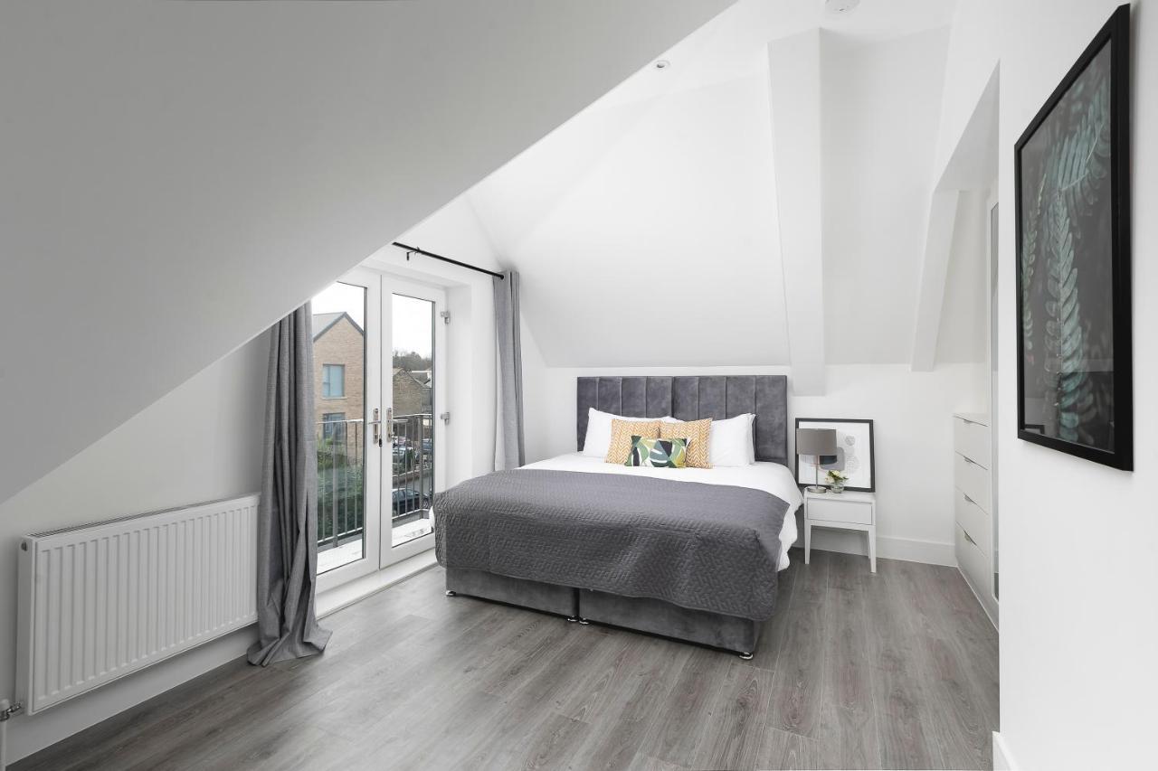 Skyvillion - London Enfield Chase Apartments With Parking & Wifi 외부 사진